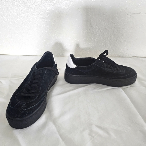 Zara Women Track Sneakers Shoes Black Flat Lace Up Size EU 39 US 8.5 - Picture 1 of 7